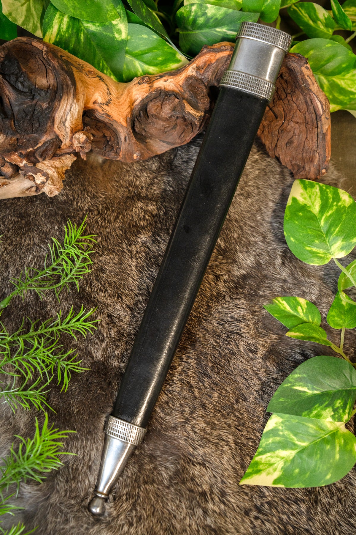 Main gauche, halvskarp