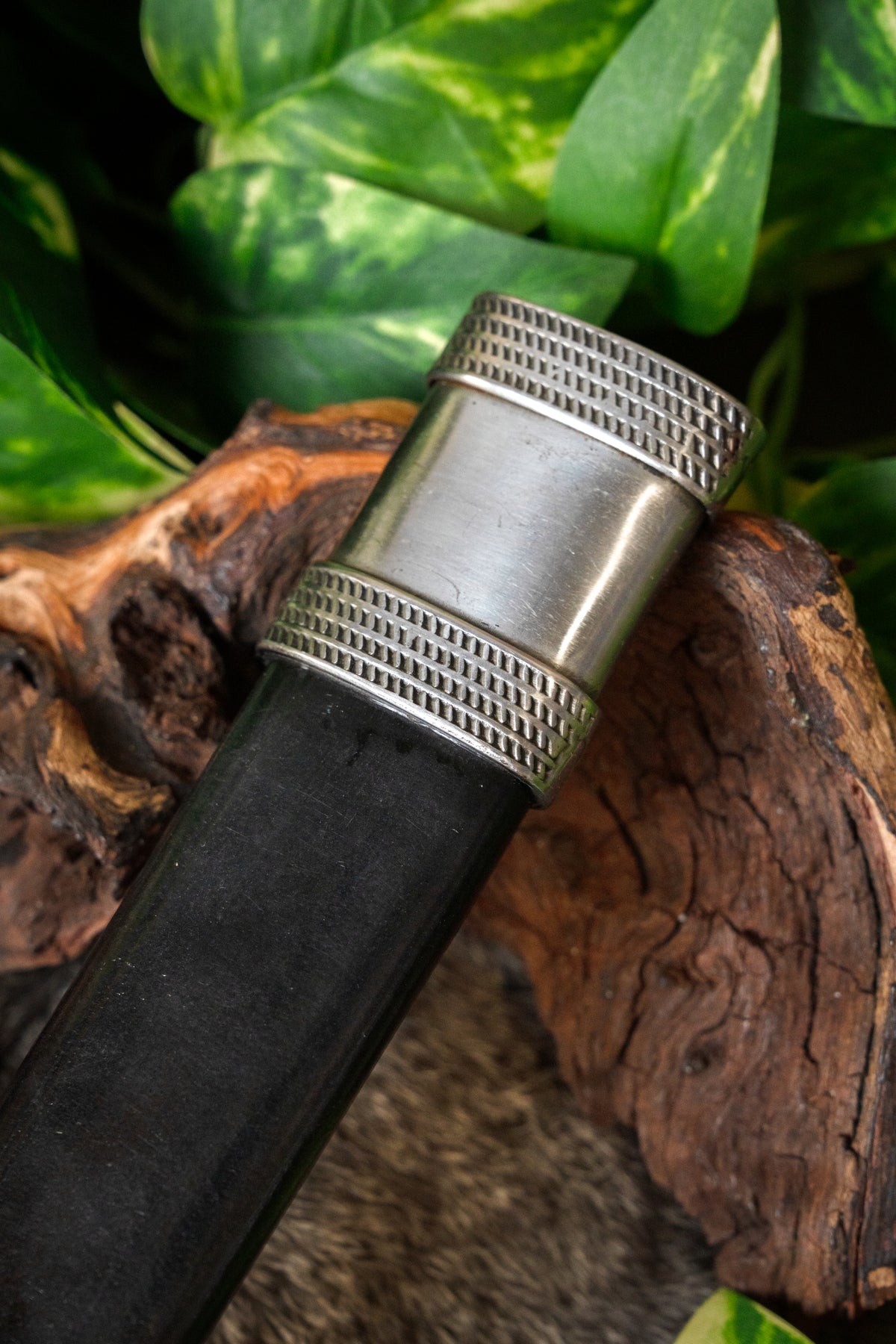 Main gauche, halvskarp