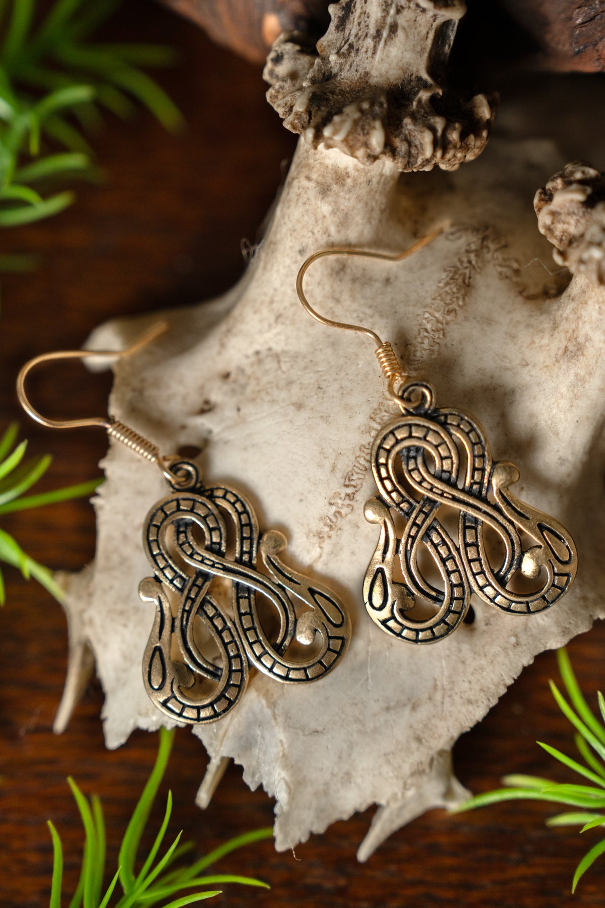 Vikingaörhängen Midgårdsormen, brons