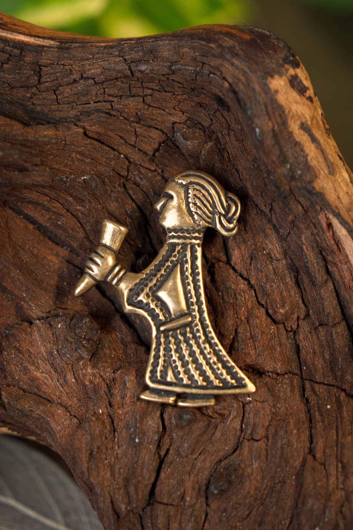 Vikingský amulet Valkyra z Klinty, bronz