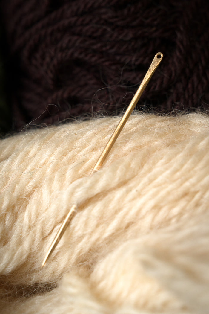 Brass needle 7 cm, price per piece