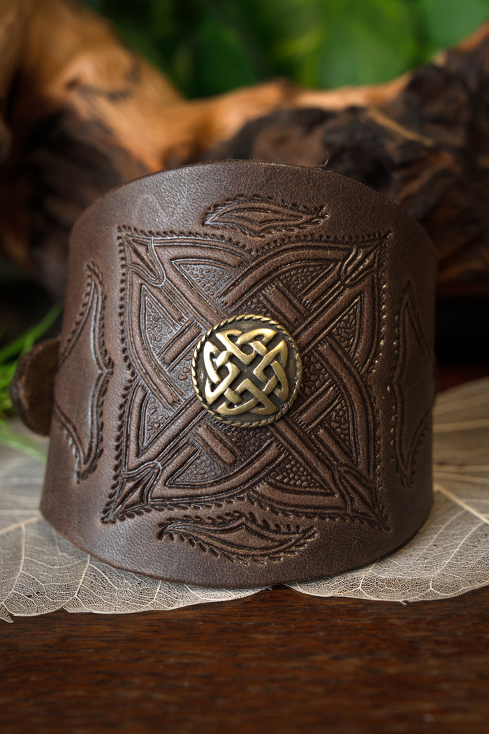 Celtic bracelet with buckles, brown, leather