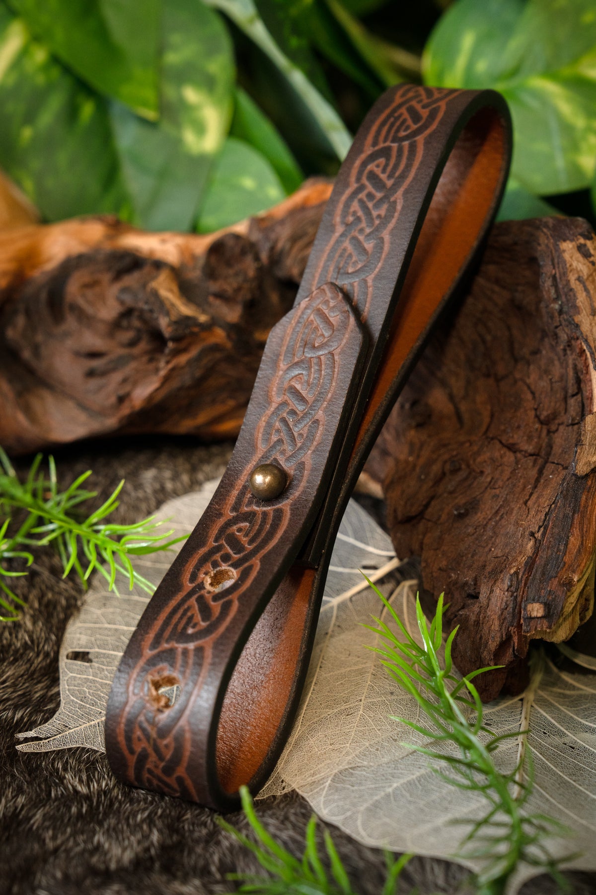 Keltischer Becherhalter für Gürtel, braun