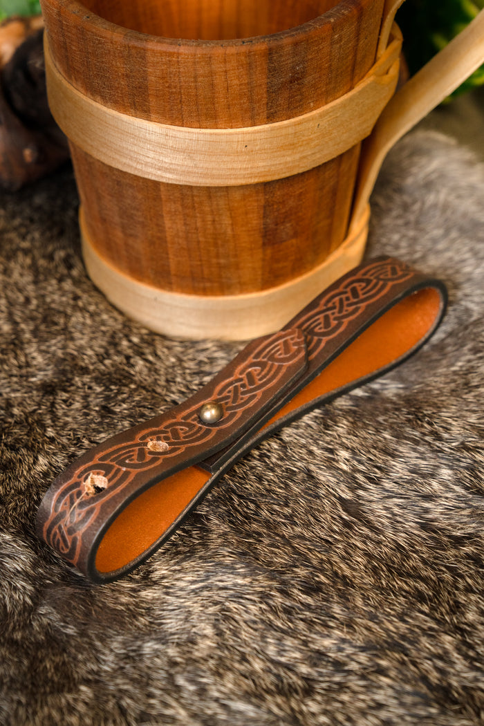 Keltischer Becherhalter für Gürtel, braun