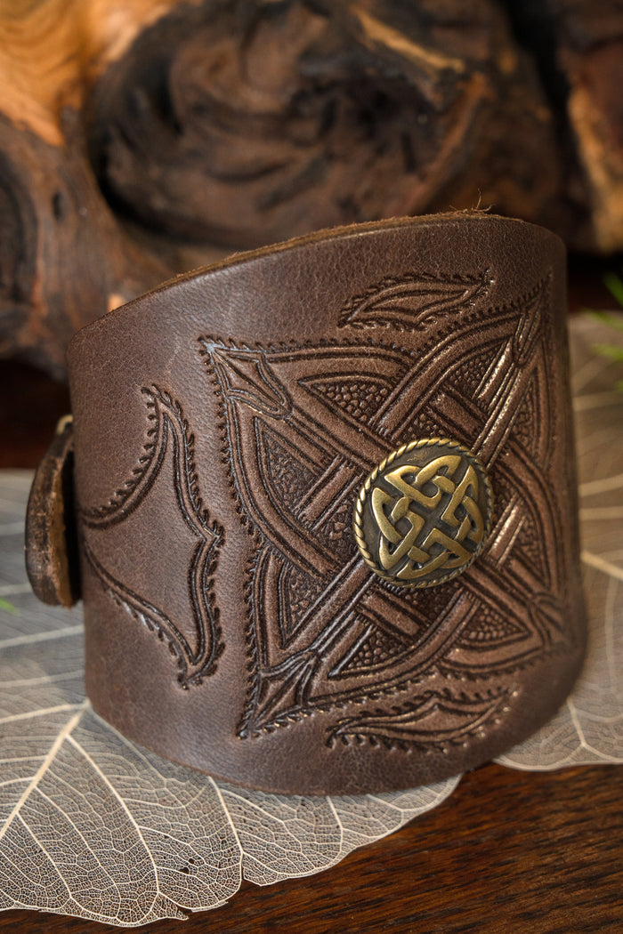 Celtic bracelet with buckles, brown, leather