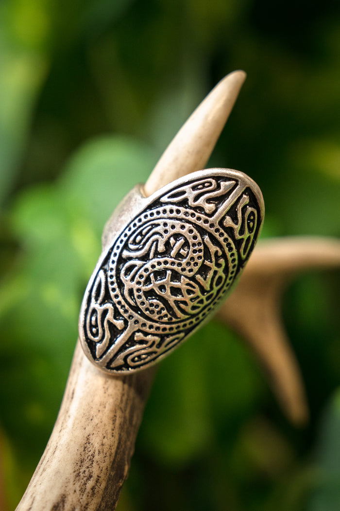 Saksische ring Trewhiddle, verzilverd brons