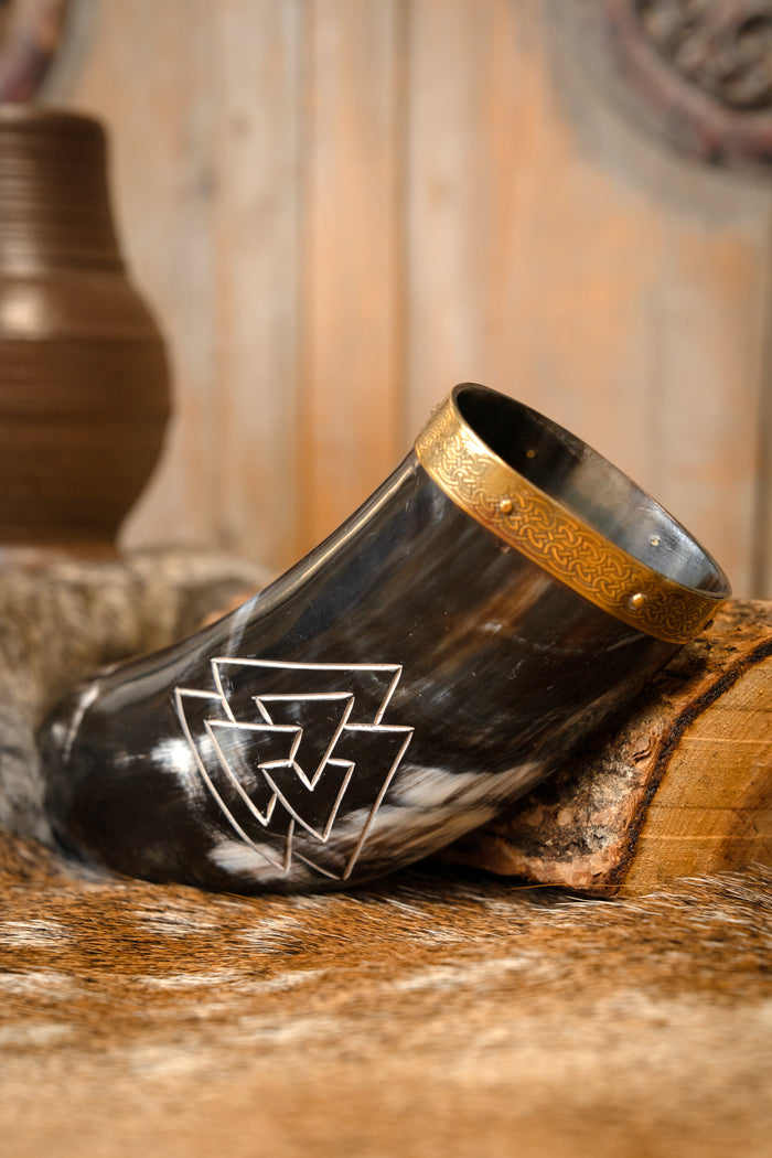Drinking horn with valknut and brass fittings, 300-500 ml
