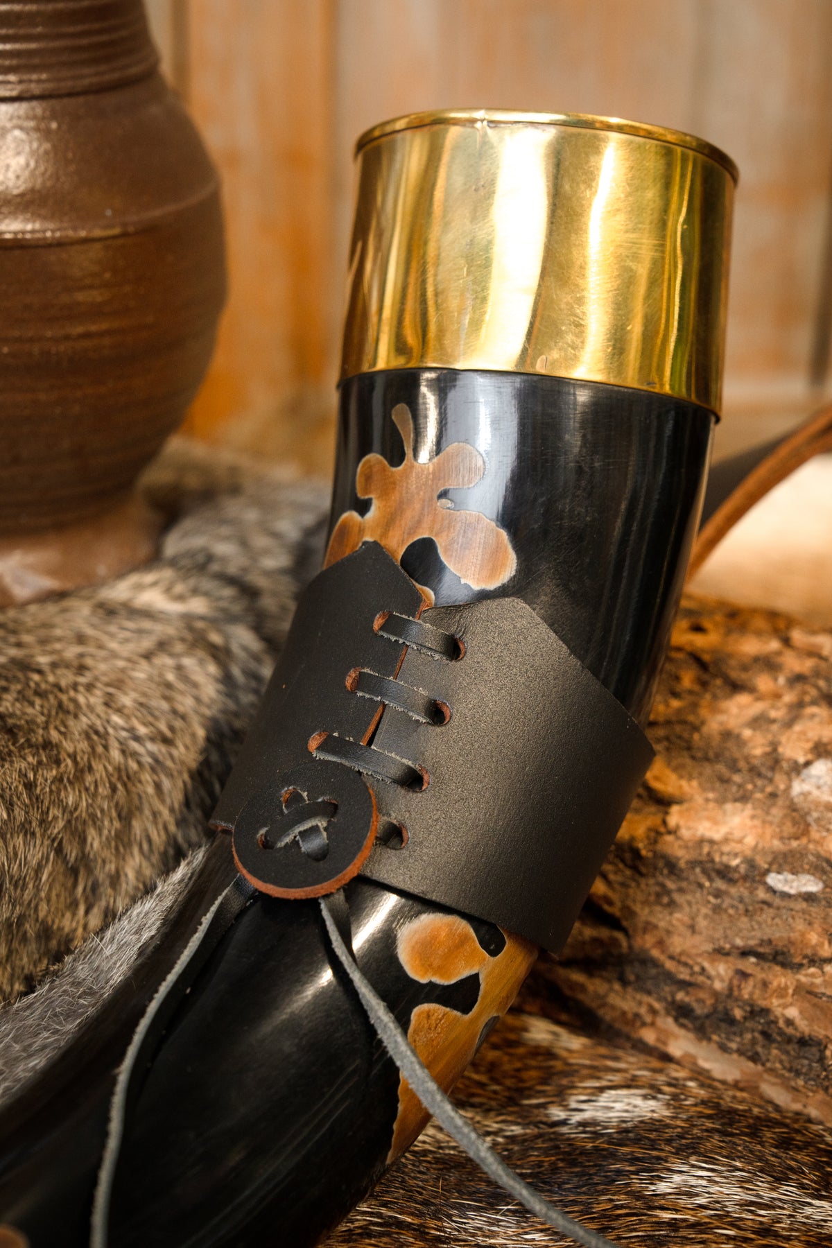 Pagan drinking horn Mabon with leather holder, 500-650 ml