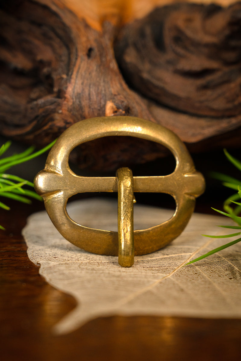 Doppelte Schnalle, Messing