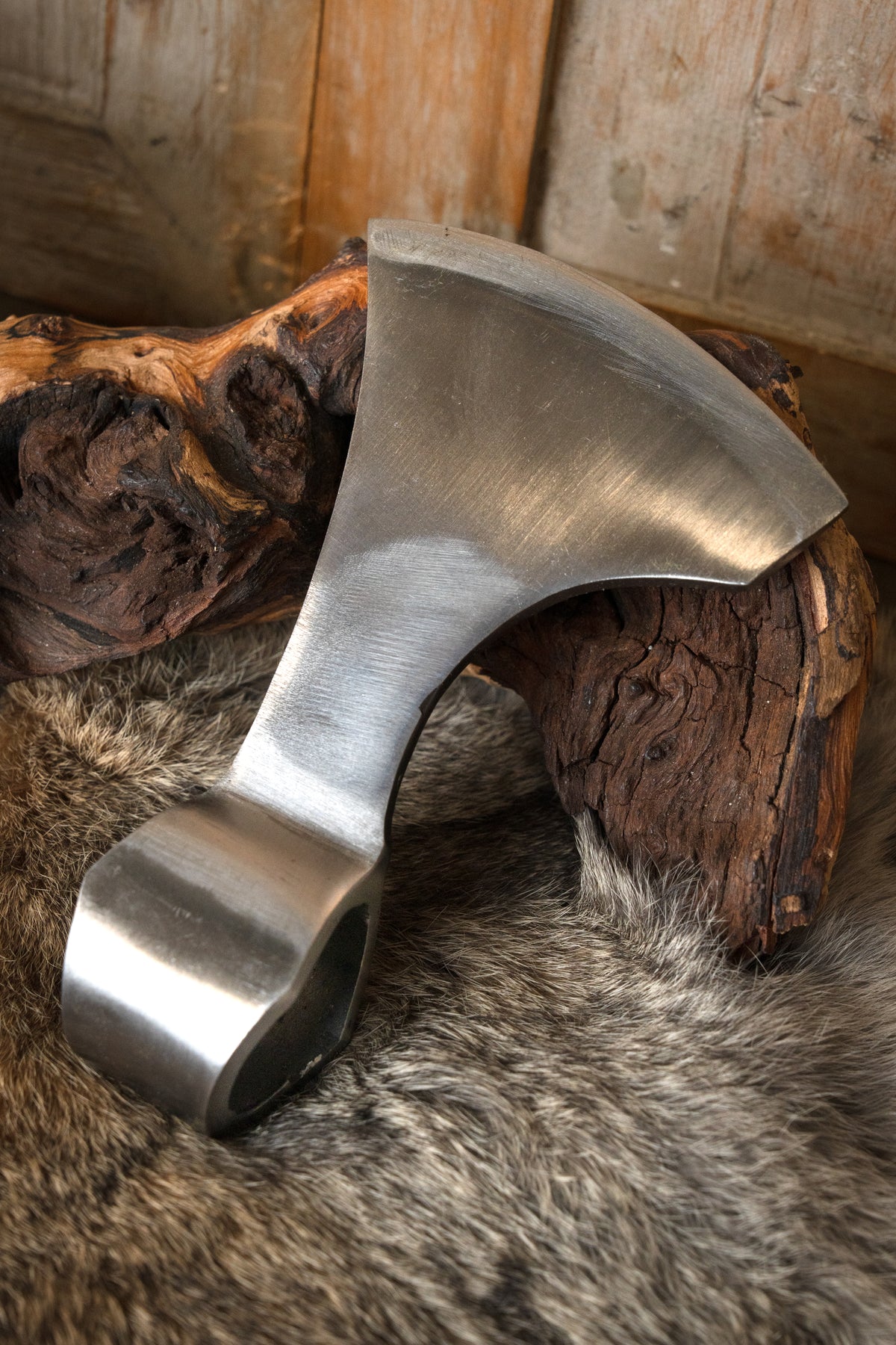Vikingų barzdotasis kirvio geležtė, tipo D, bukas (battle-ready)