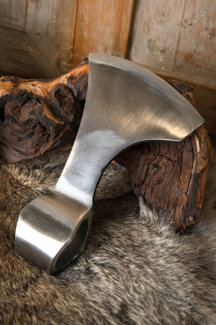 Vikingų barzdotasis kirvio geležtė, tipo D, bukas (battle-ready)