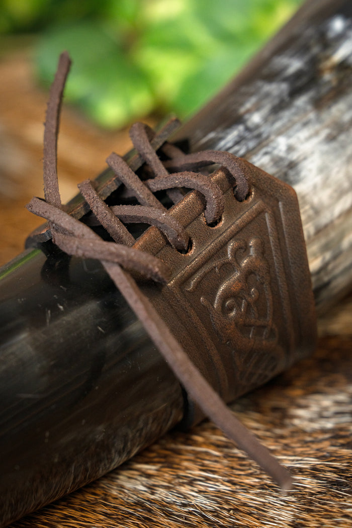 Drinking horn belt holder Castagir red