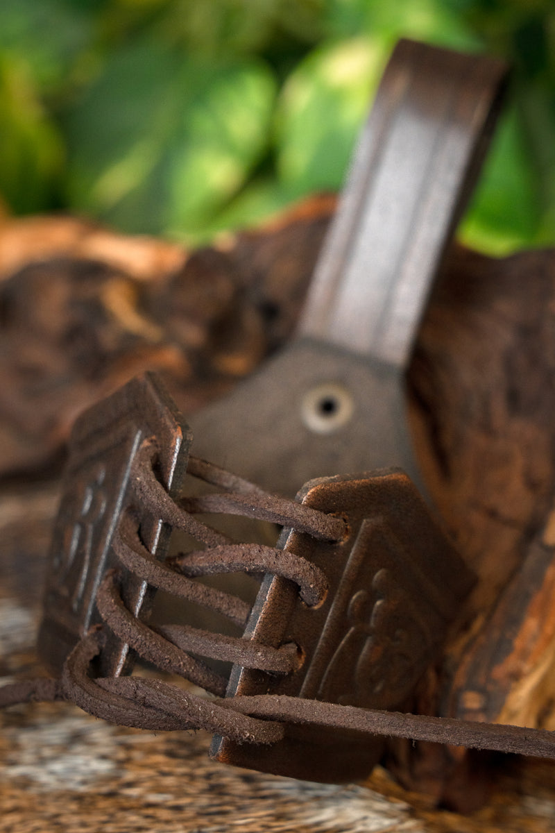 Uchwyt na róg do picia Castagir, brązowy