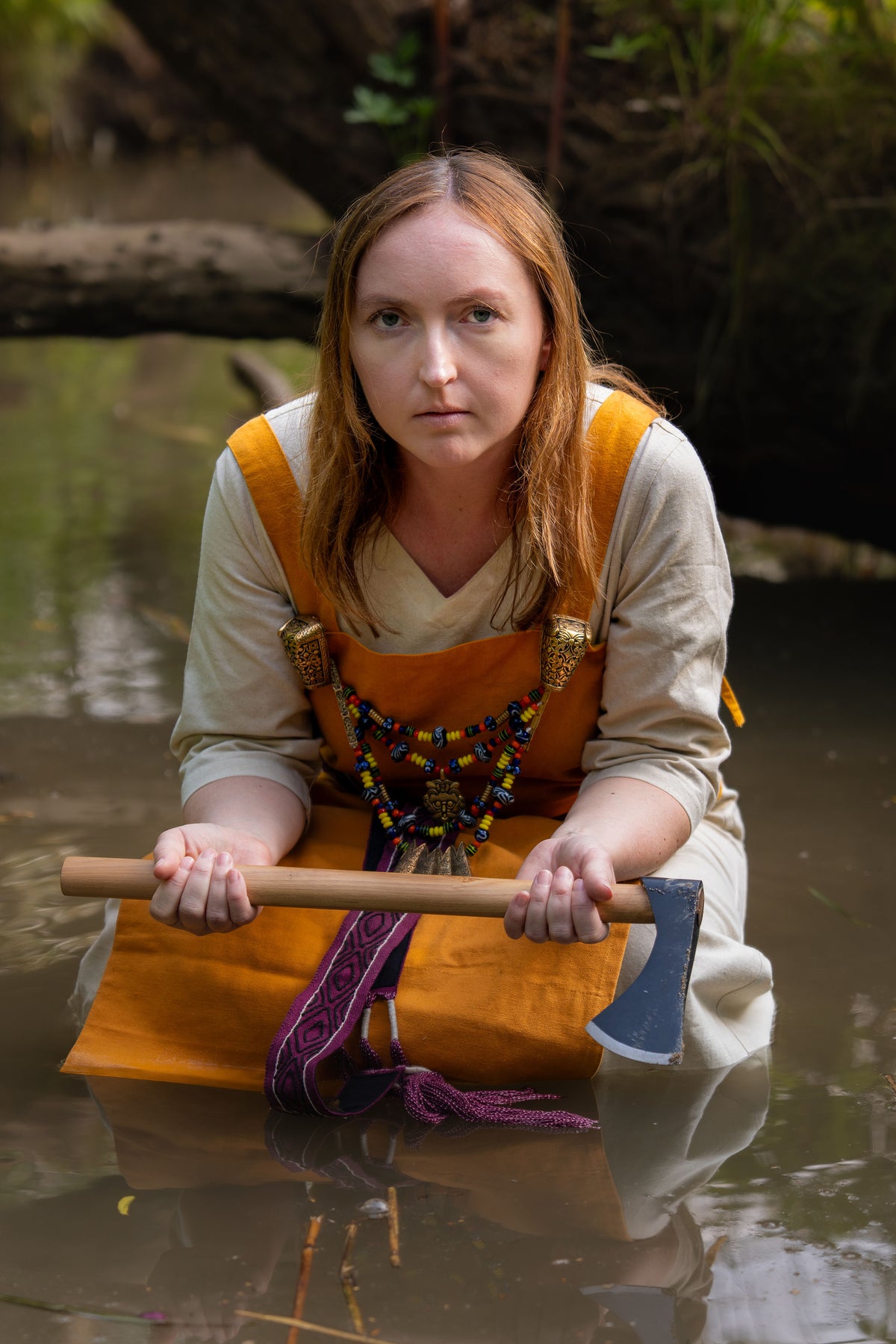 Brosza tarczowata z głowami zwierząt Gotland, brąz