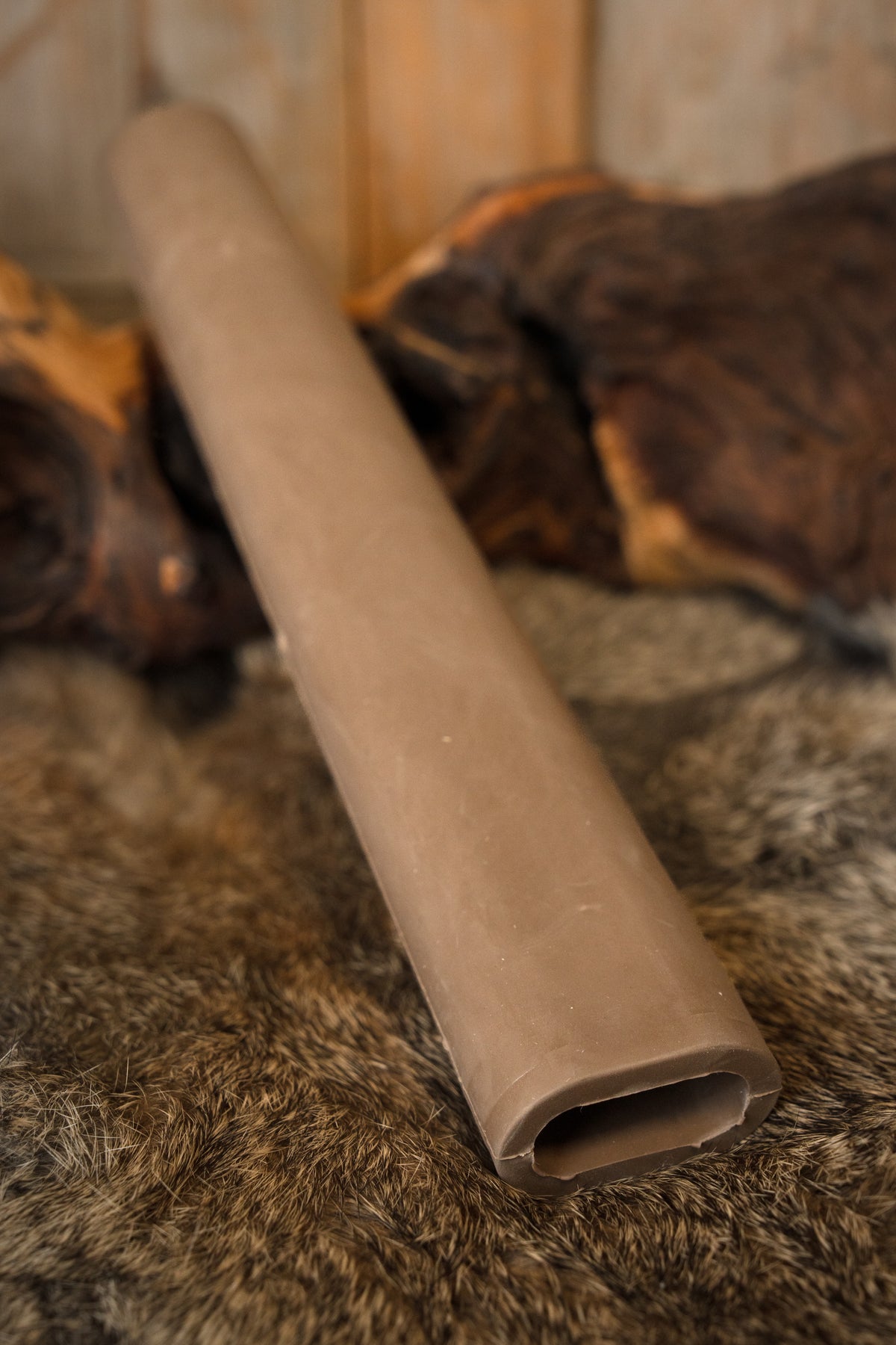 Sværdgreb til halvandenhåndssværd, brunt