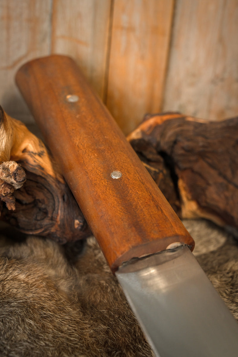 Wikinger Sax Olaf, halb scharf