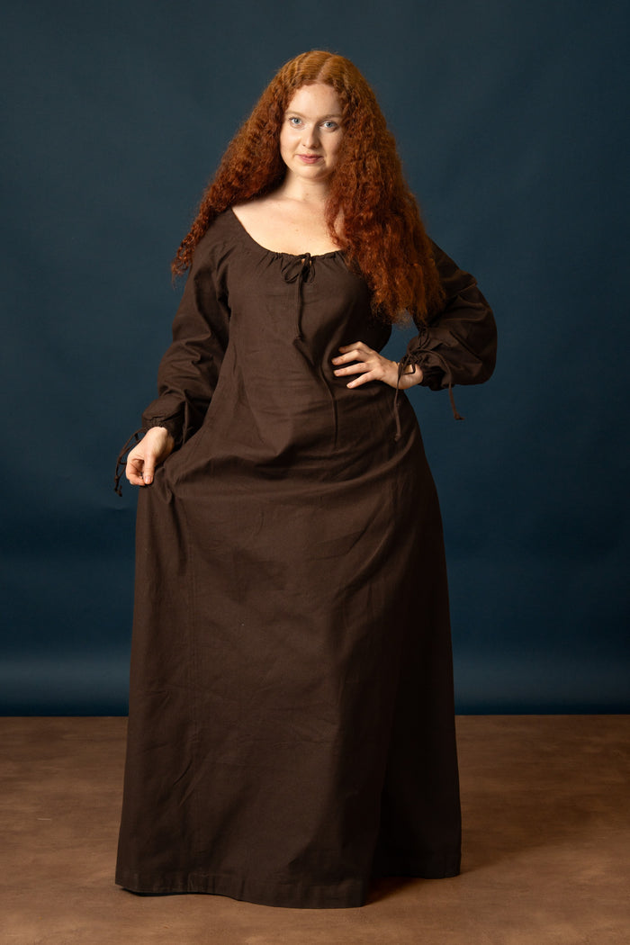 Matilda middeleeuwse chemise, onderjurk, bruin