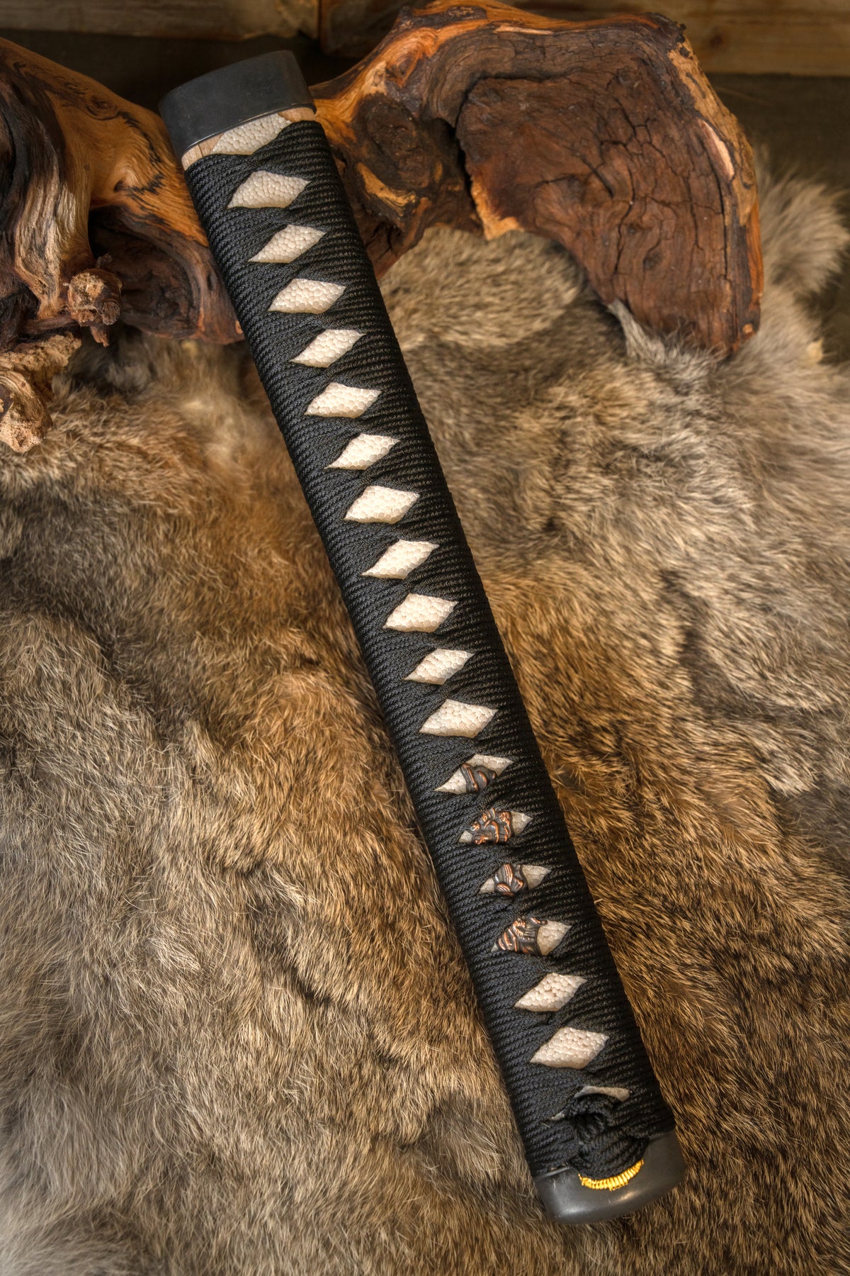 Czarna uprząż na katanę