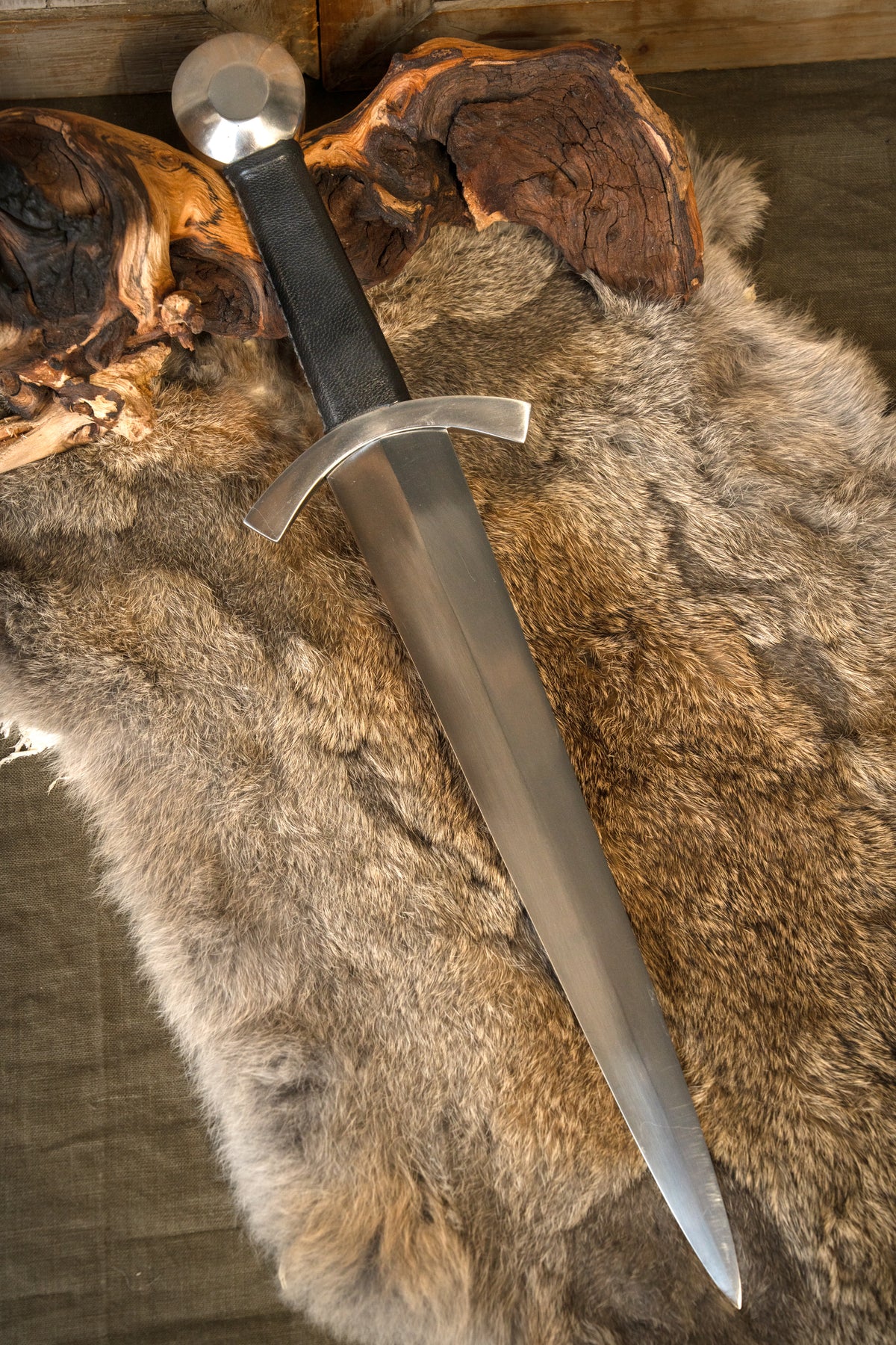 Mittelalterlicher Dolch Carcassonne, halbscharf