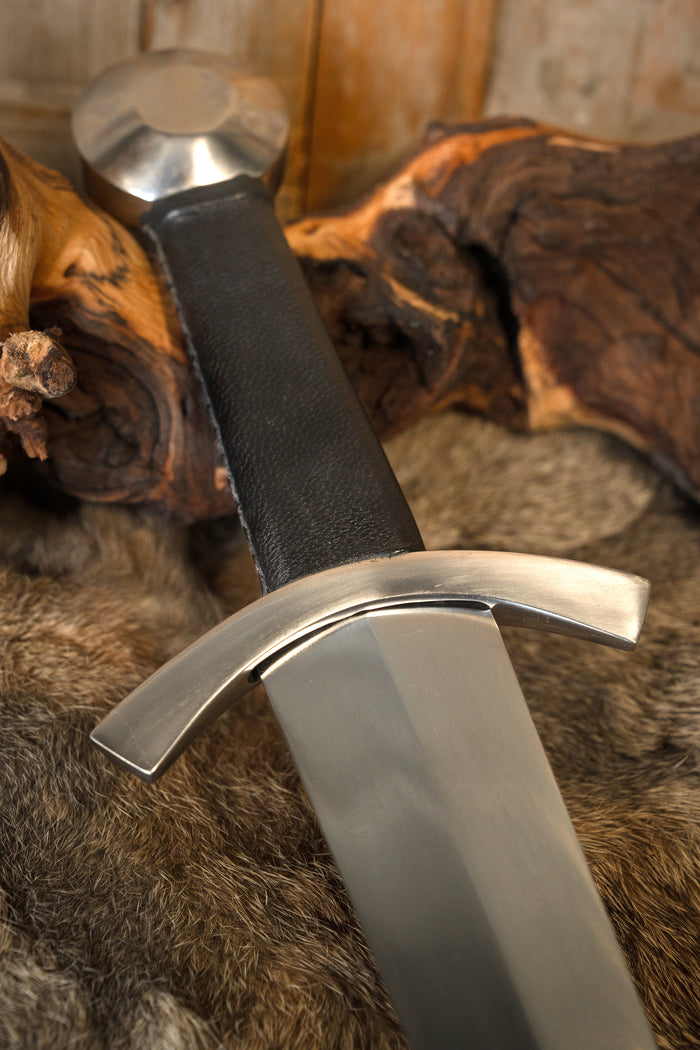 Mittelalterlicher Dolch Carcassonne, halbscharf