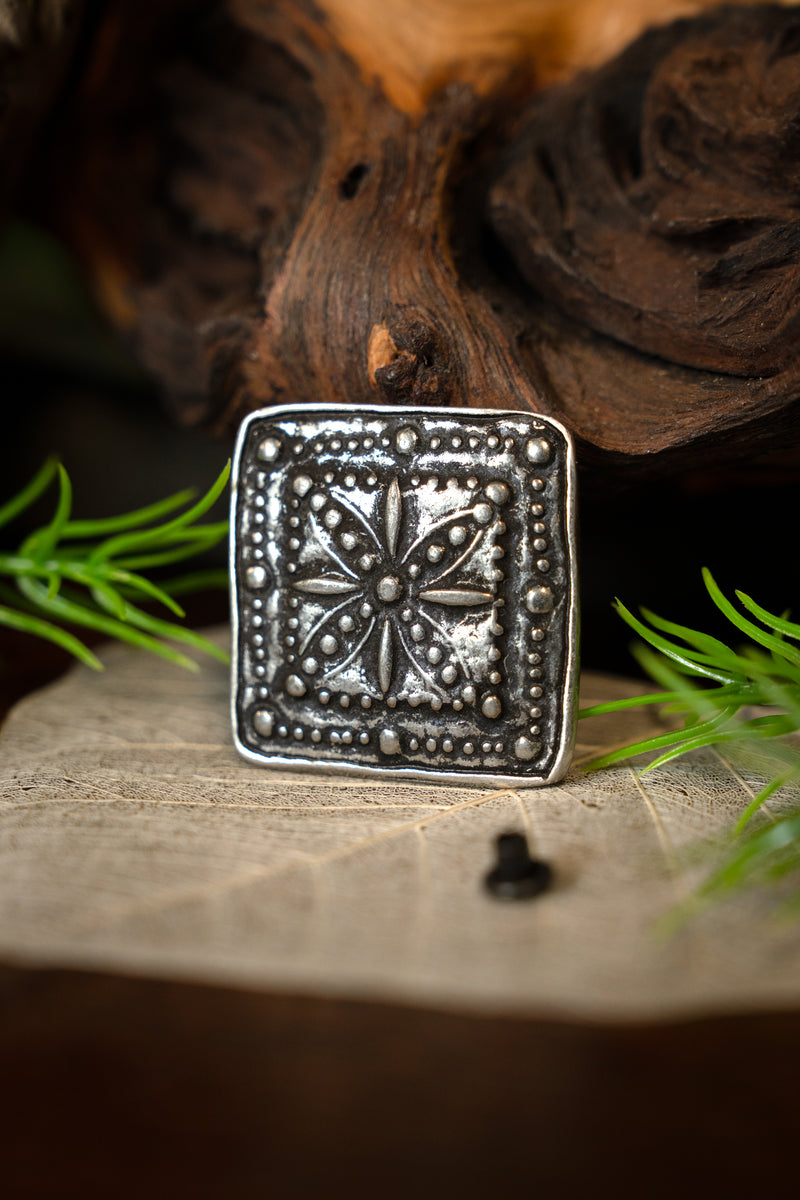 Belt fitting flower (set of 5), 16th century, silvered