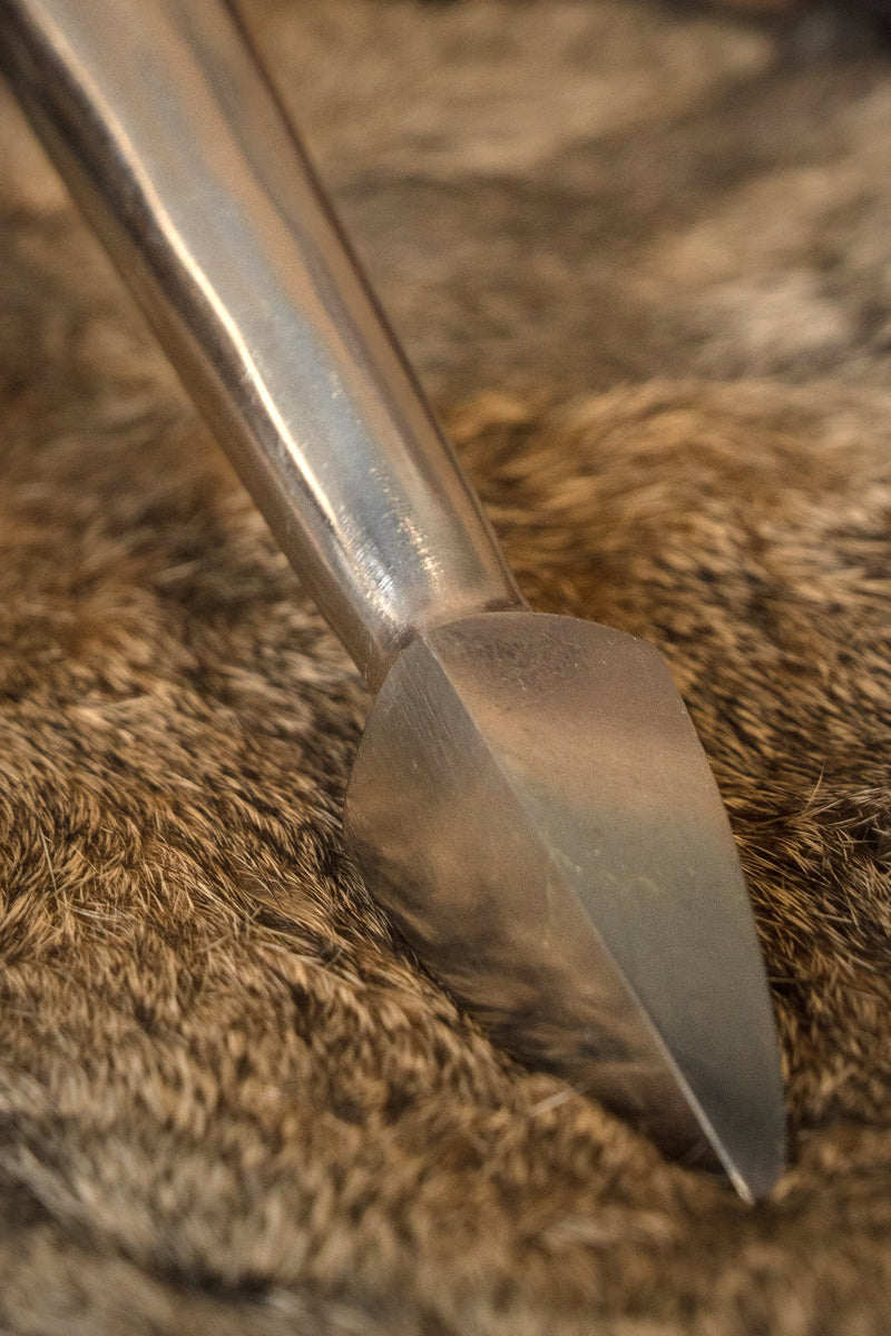 Pointe de javelot du Haut Moyen Âge, semi-tranchante