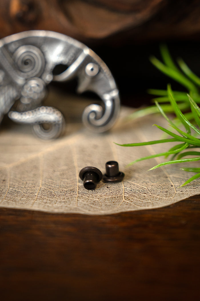 Germansk ravnebæltebeslag fra folkevandringstiden, par venstre og højre, bronze