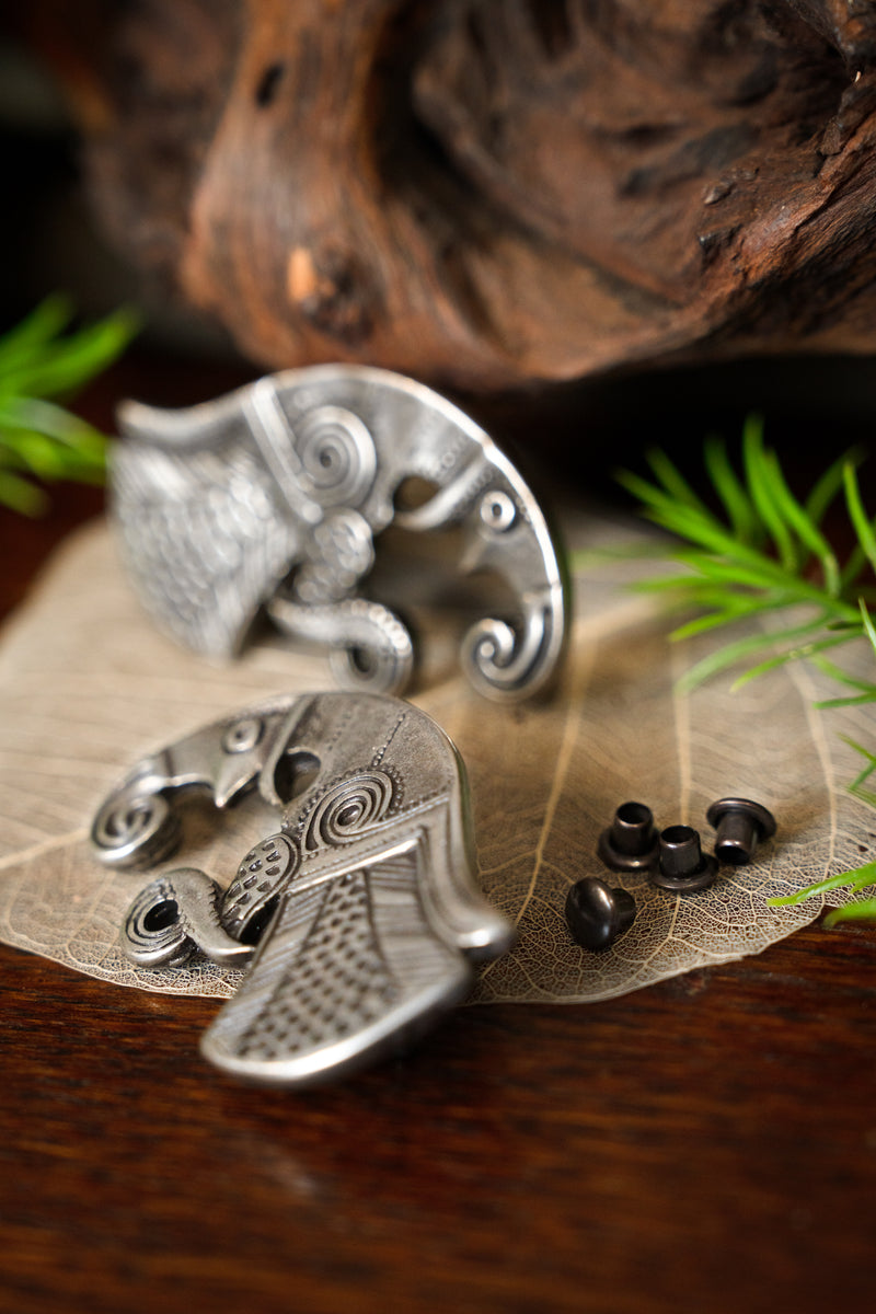 Germansk ravnebæltebeslag fra folkevandringstiden, par venstre og højre, bronze