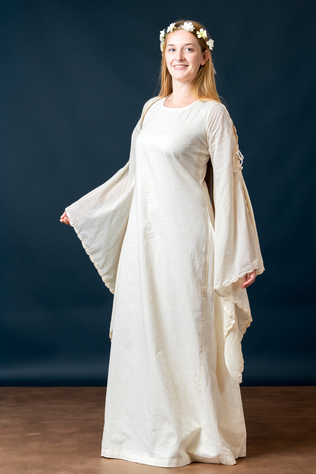 Bliaut Ingrid, crème
