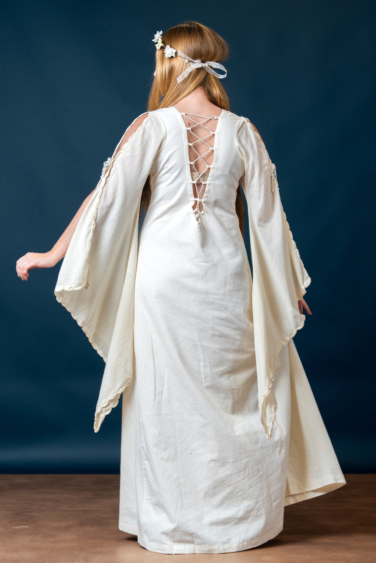Bliaut Ingrid, crème