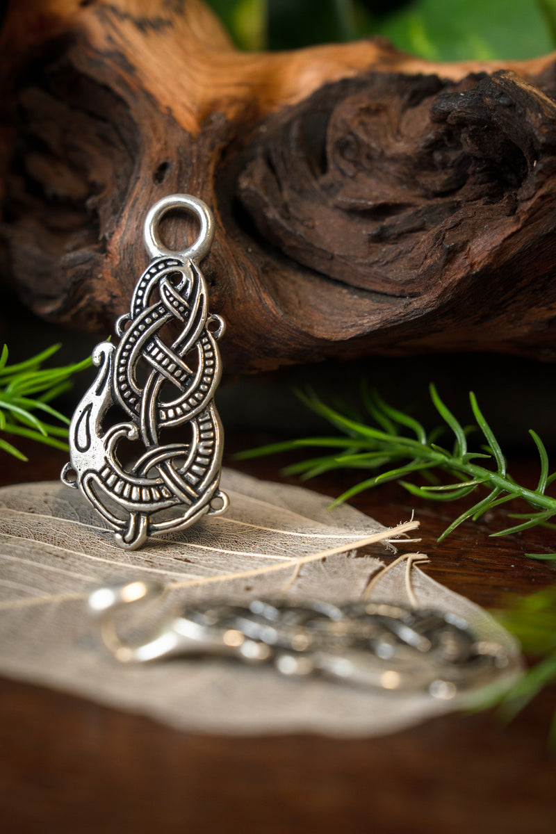 Chiusura per mantello con Serpente di Midgard, bronzo argentato