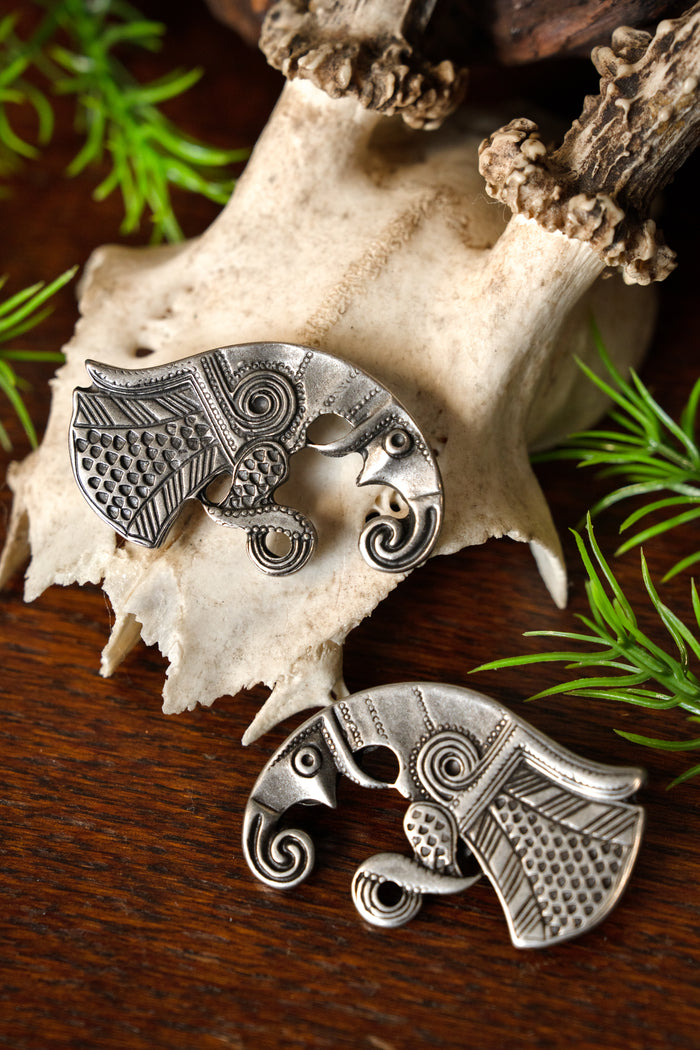 Corbeau germanique garniture de ceinture grande migration des peuples, paire à gauche et à droite, bronze