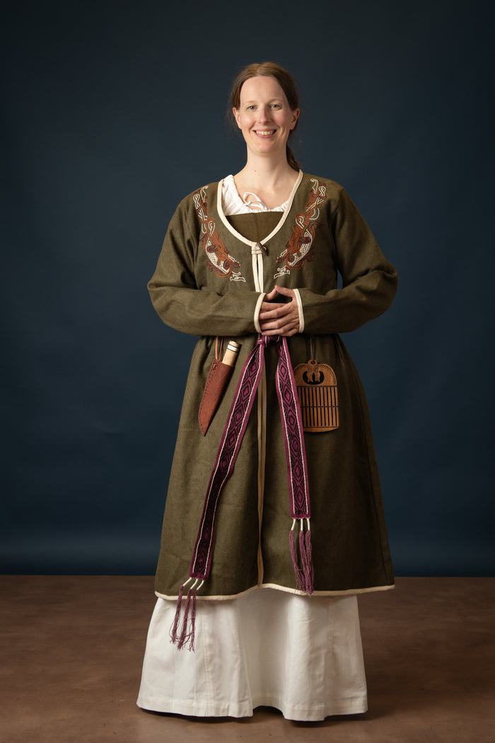Vikingu kaftan Skadi, olīvzaļa, vilnas mišinys