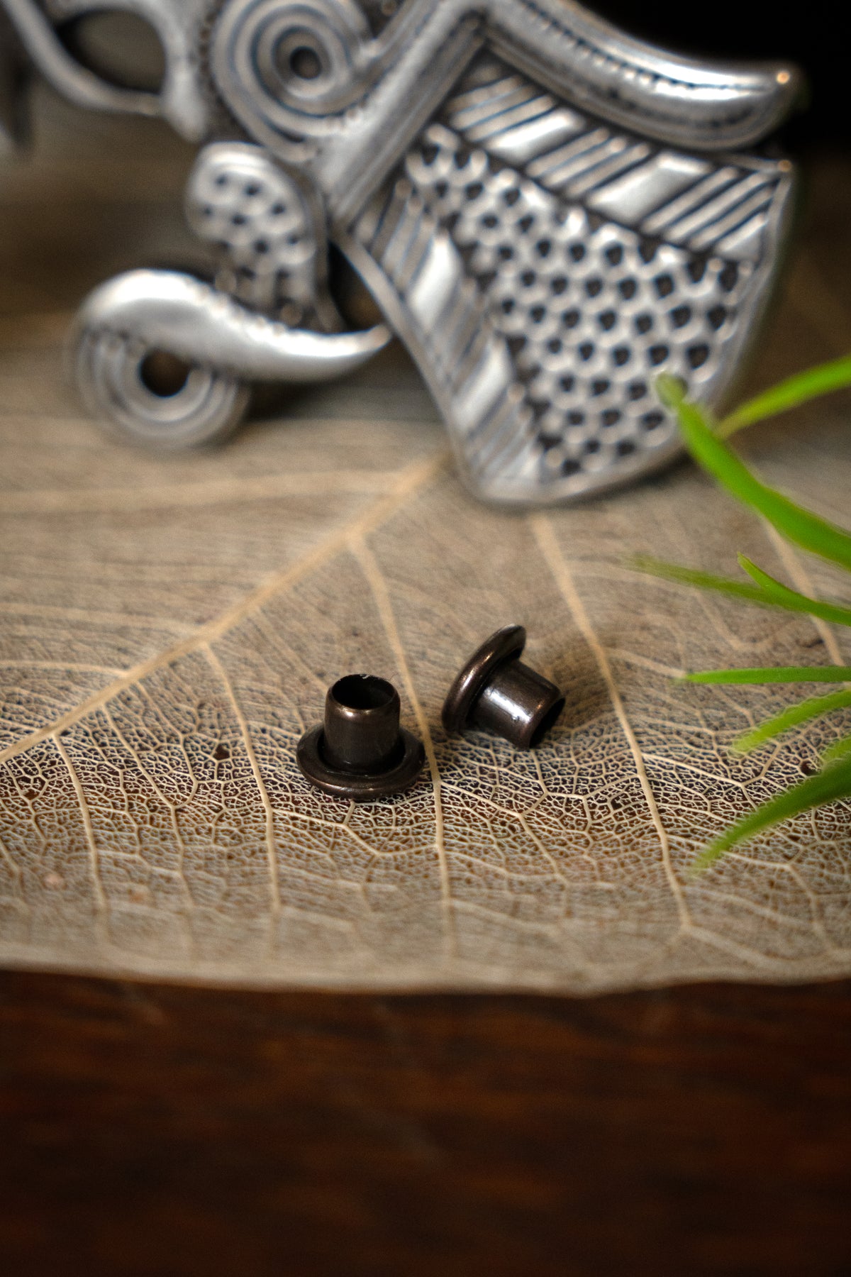 Germansk ravnebæltebeslag fra folkevandringstiden, par venstre og højre, bronze