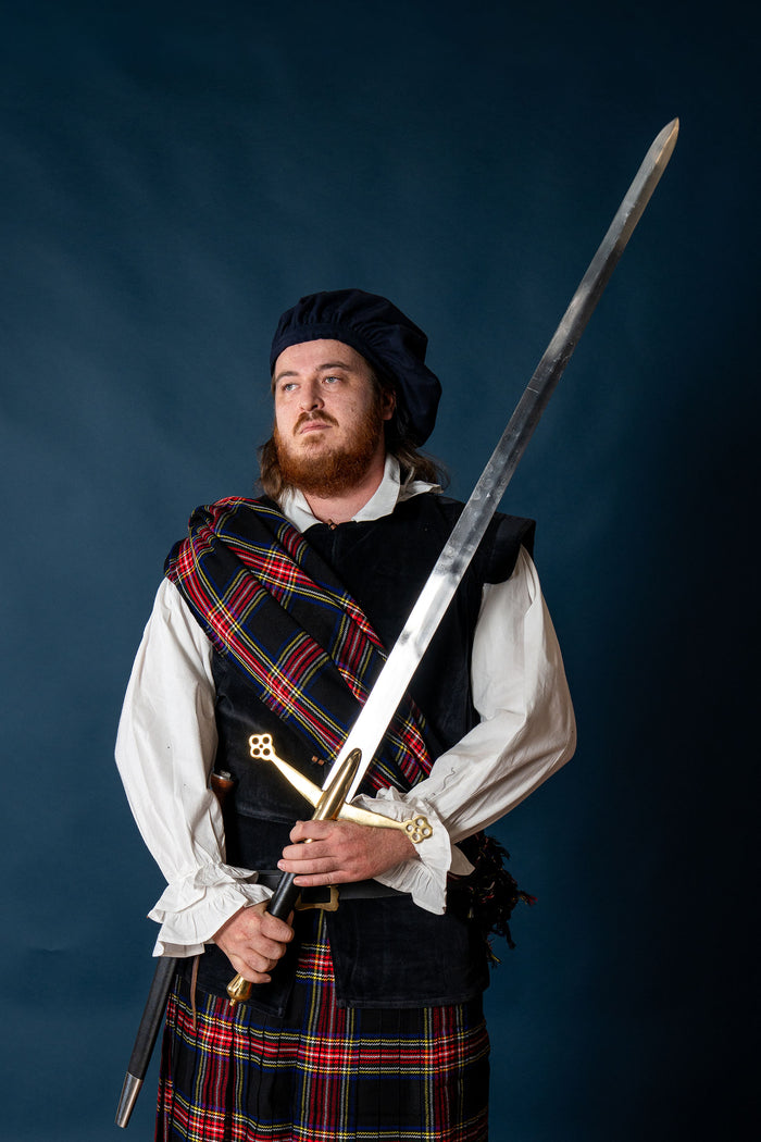 Scottish claymore with brass crossguard, semi-sharp