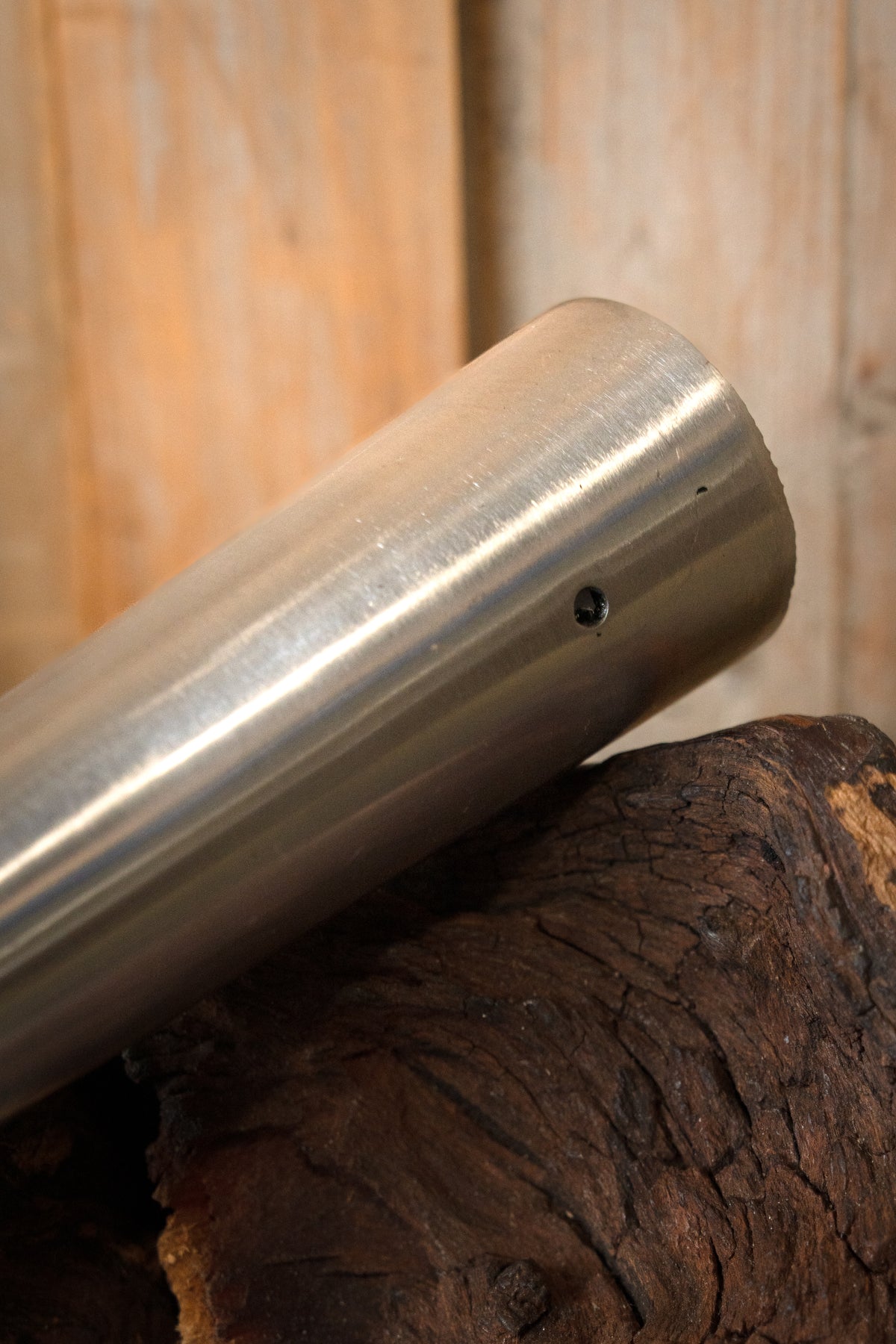 Hasta romana, lama, semi-affilata