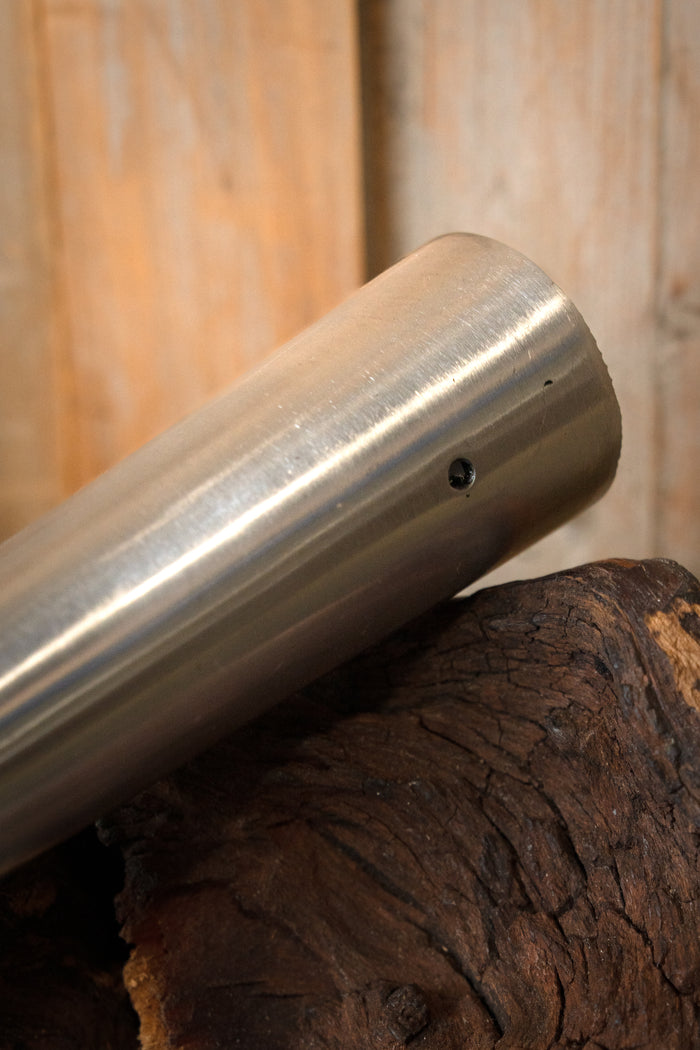 Hasta romana, lama, semi-affilata