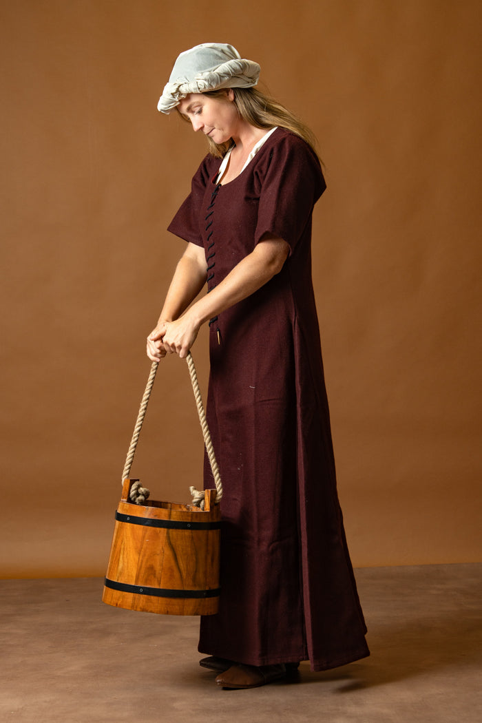 15th century cotehardie, wool, red