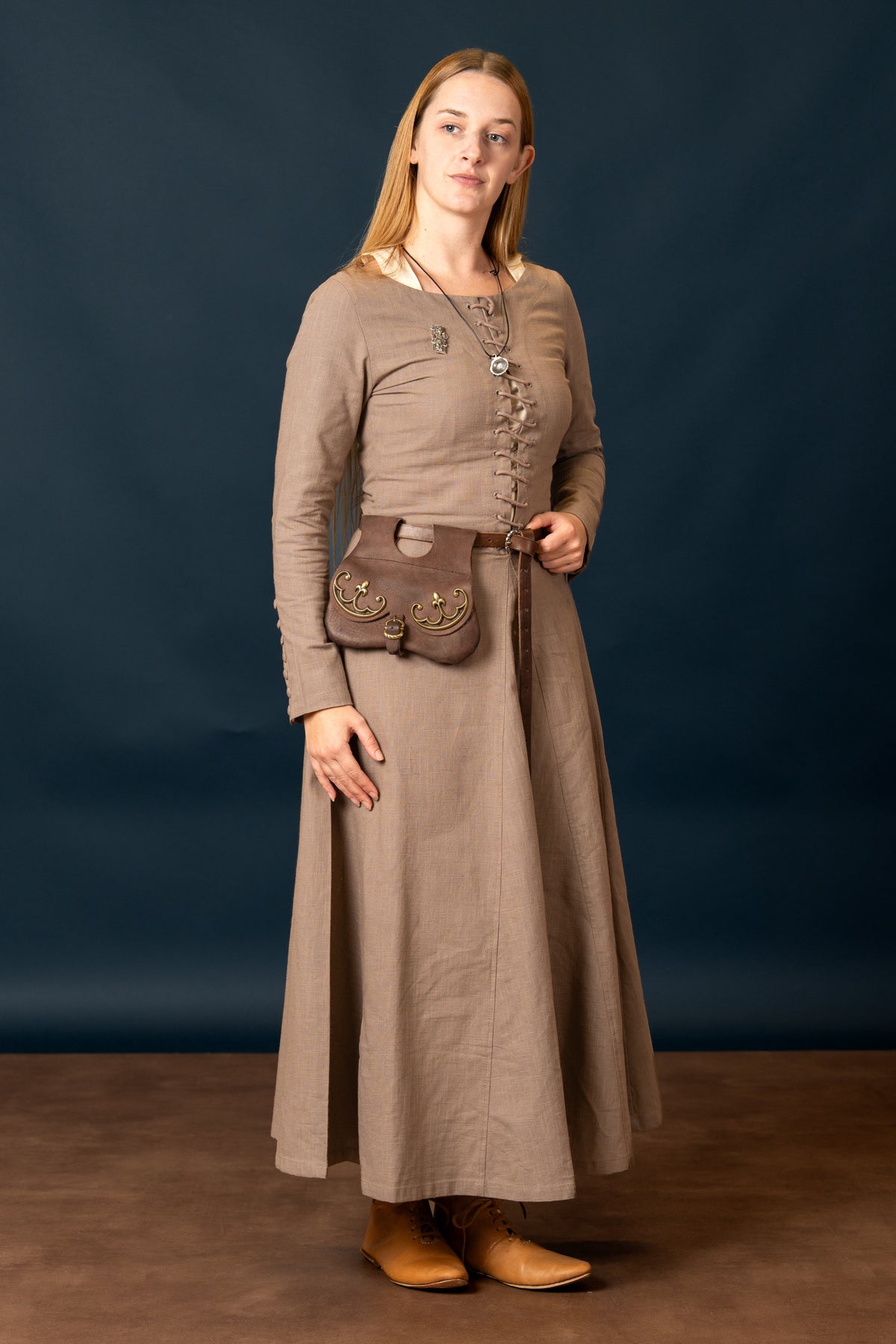 Cotehardie Marian, katoen, bruin
