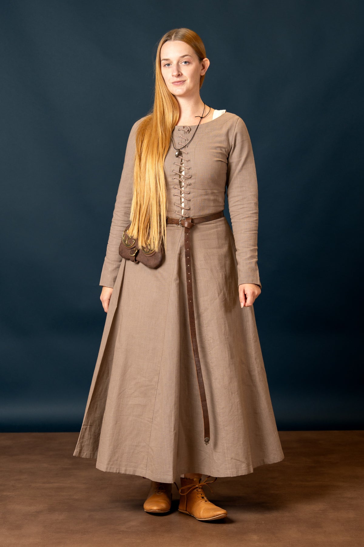Cotehardie Marian, katoen, bruin