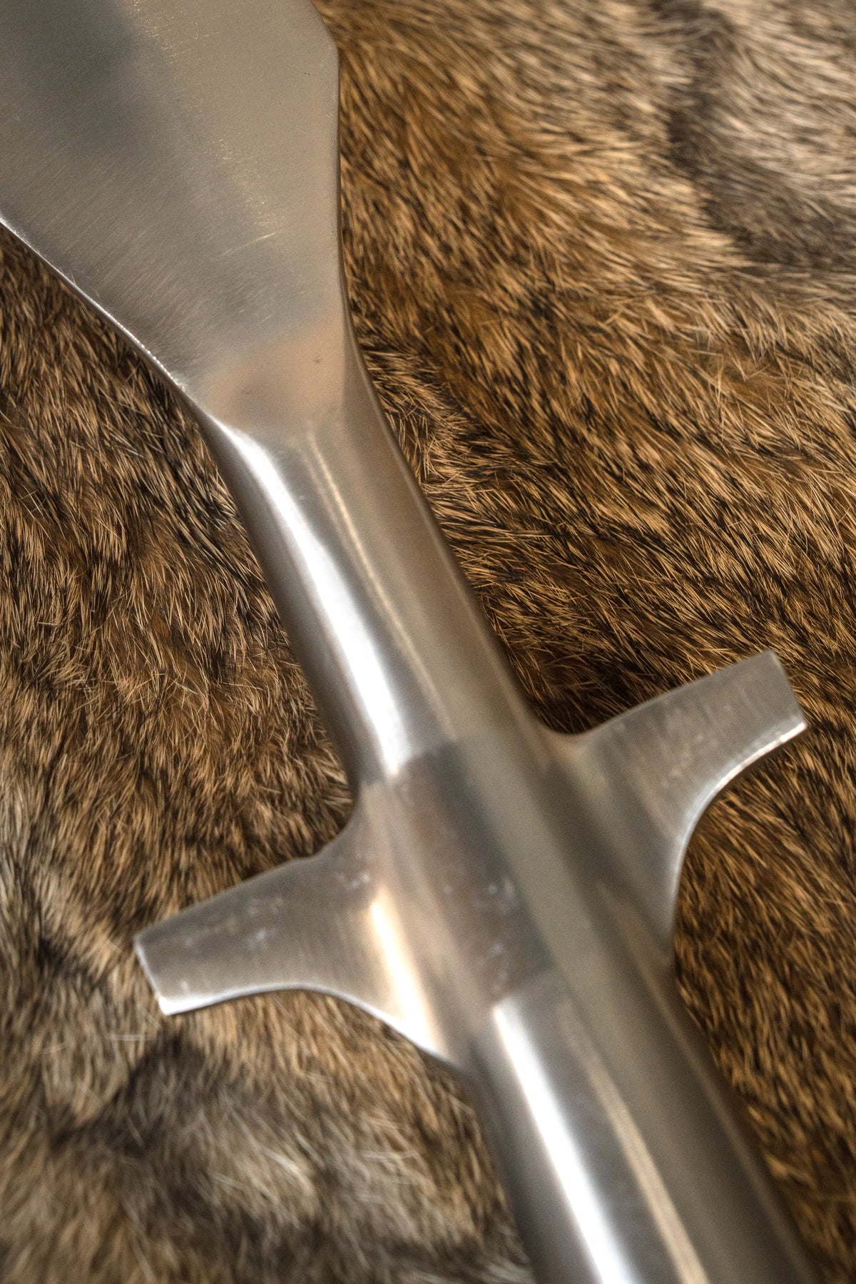 Punta de lanza vikinga con alas, semi-afilada