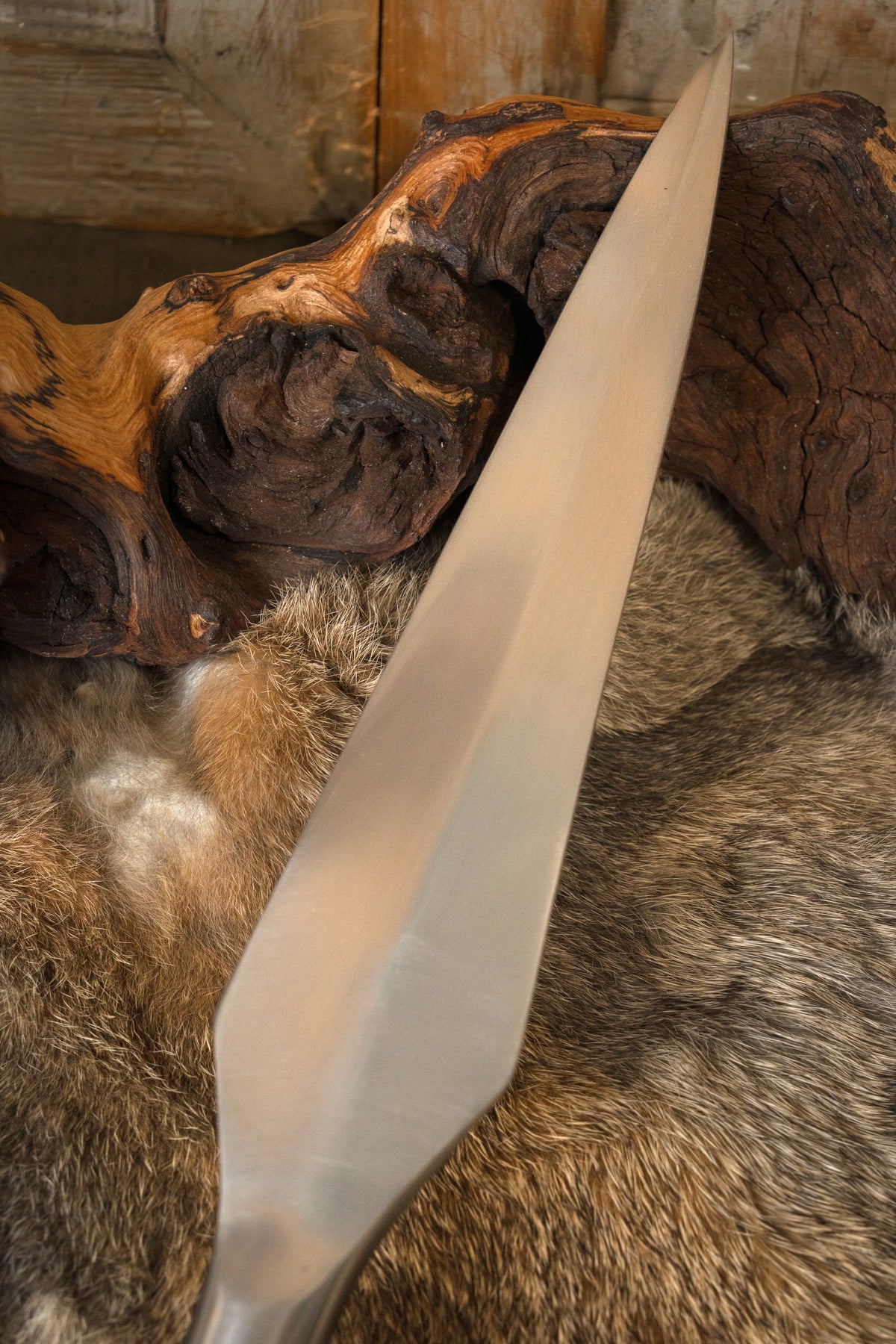 Punta de lanza vikinga con alas, semi-afilada