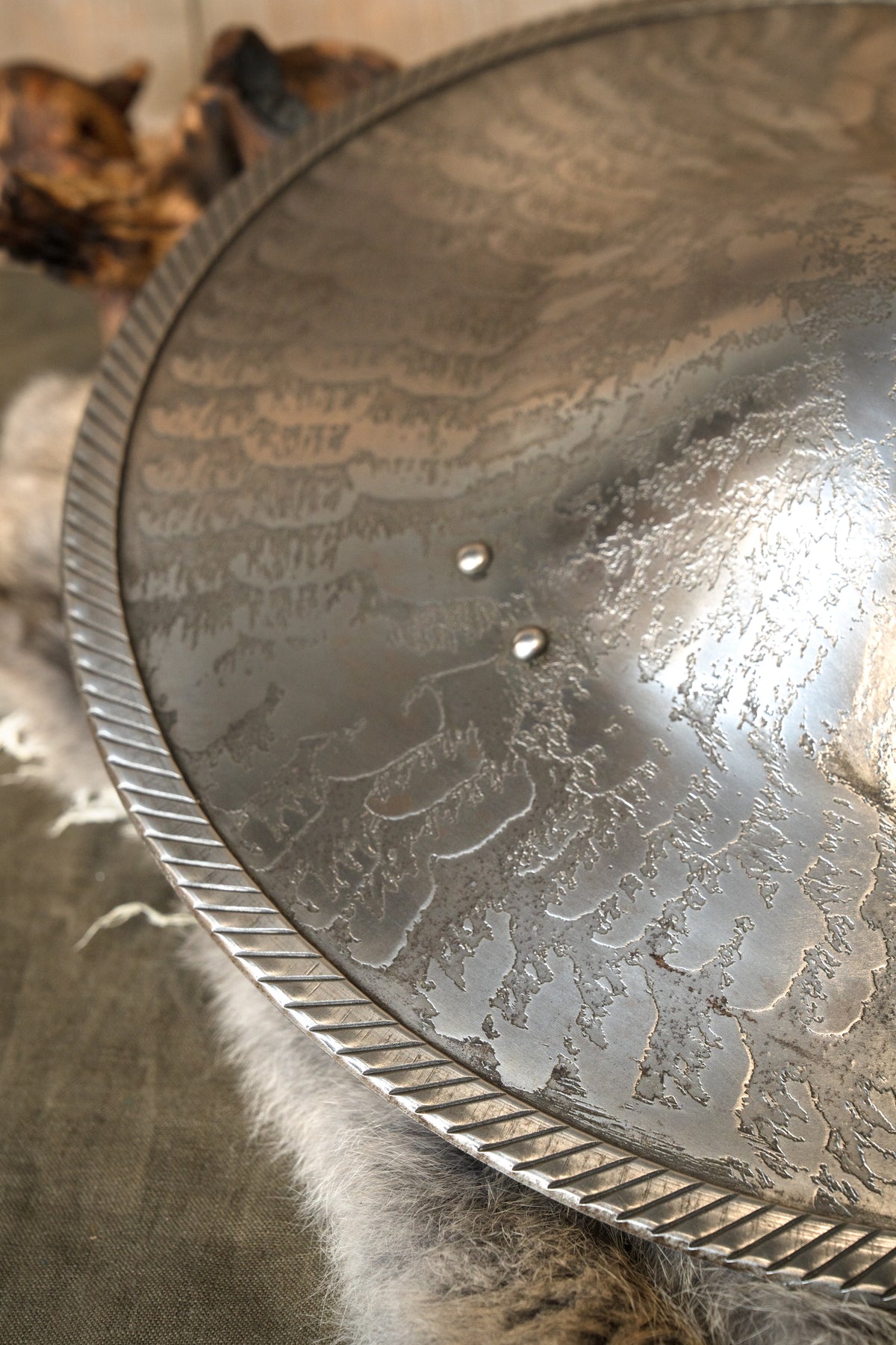 Spansk buckler, patineret, type IB