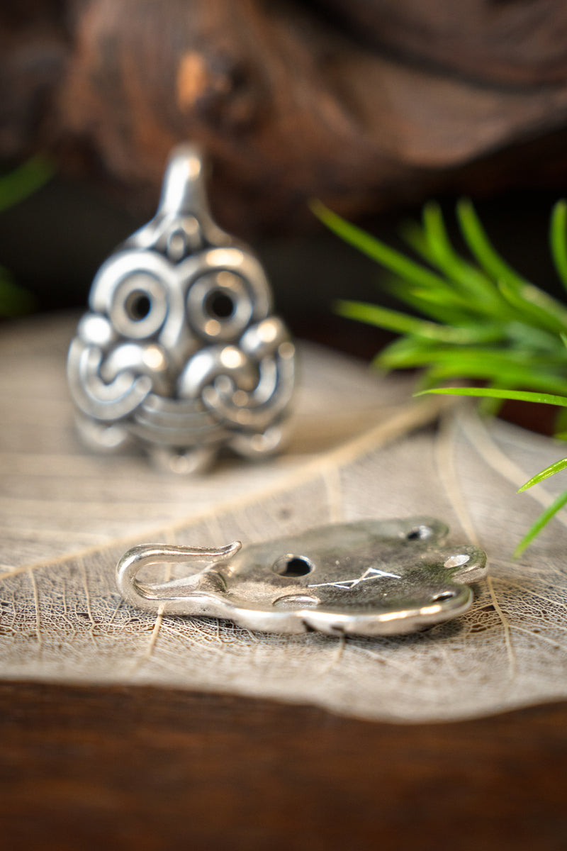 Lukninger til benvikler Birka, grav 903, forsølvet bronze