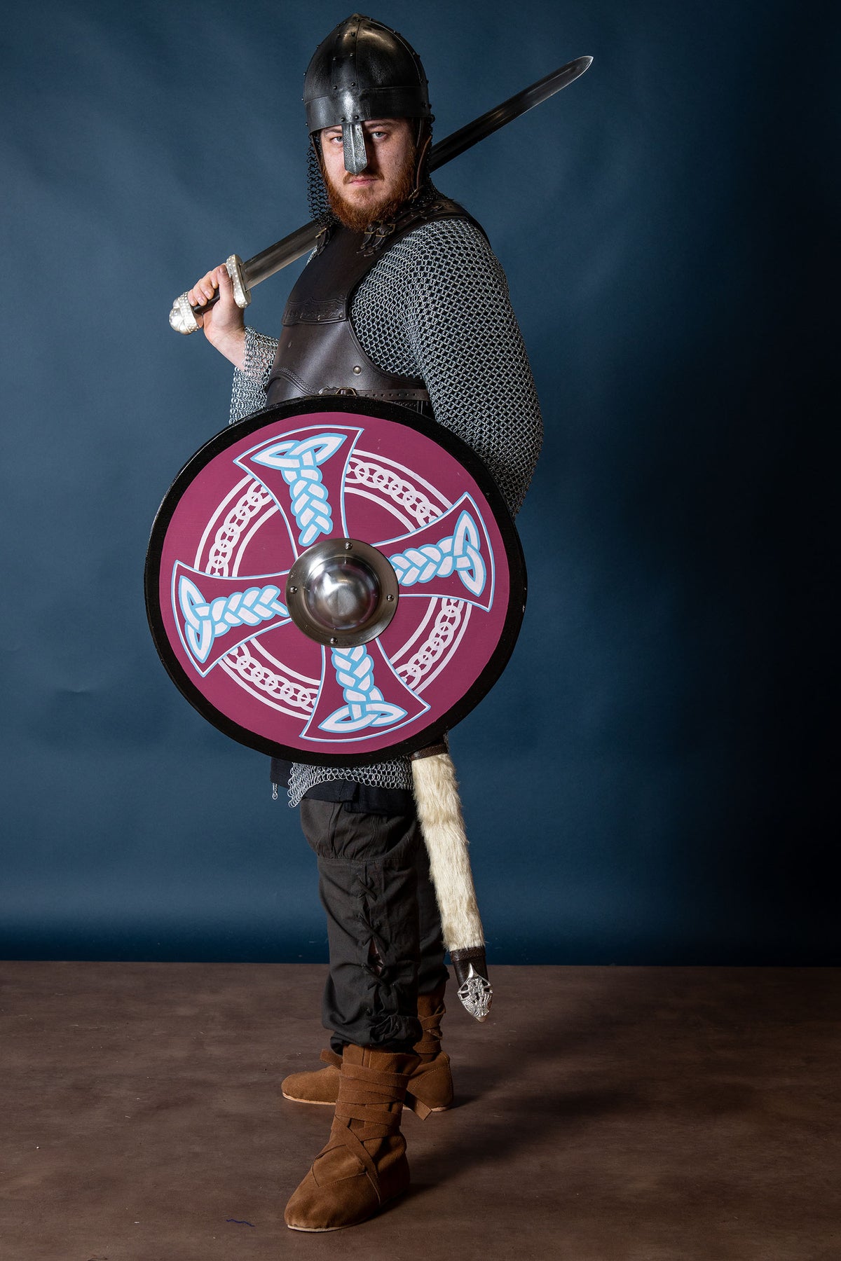 Tarcza okrągła z krzyżem celtyckim