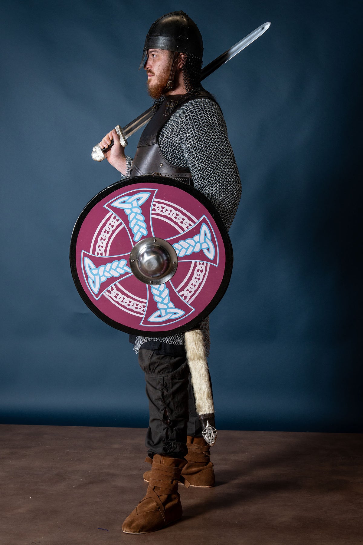 Tarcza okrągła z krzyżem celtyckim