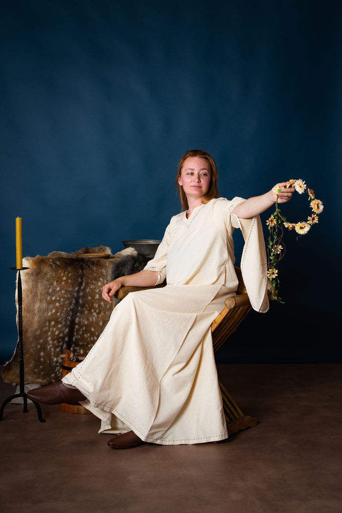 Medieval dress Begina, natural
