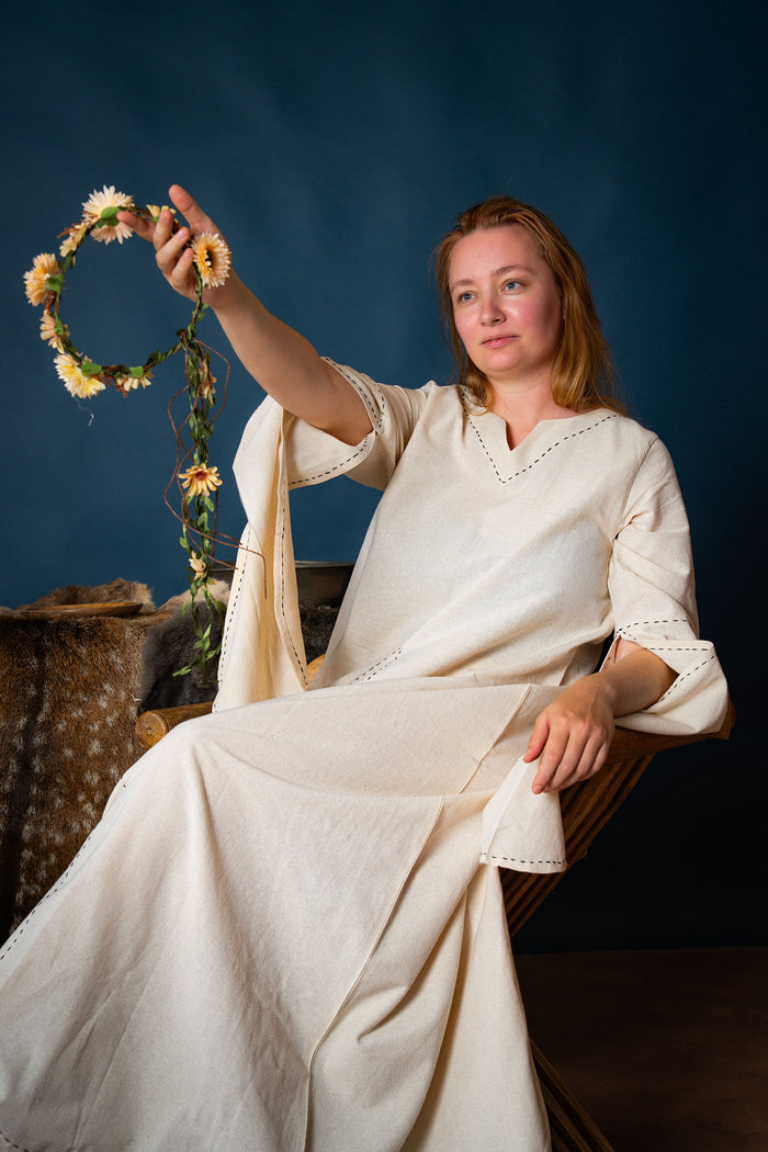 Medieval dress Begina, natural