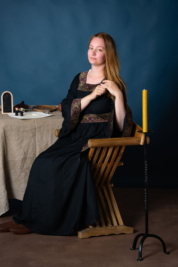 Bliaut Eleonora, zwart