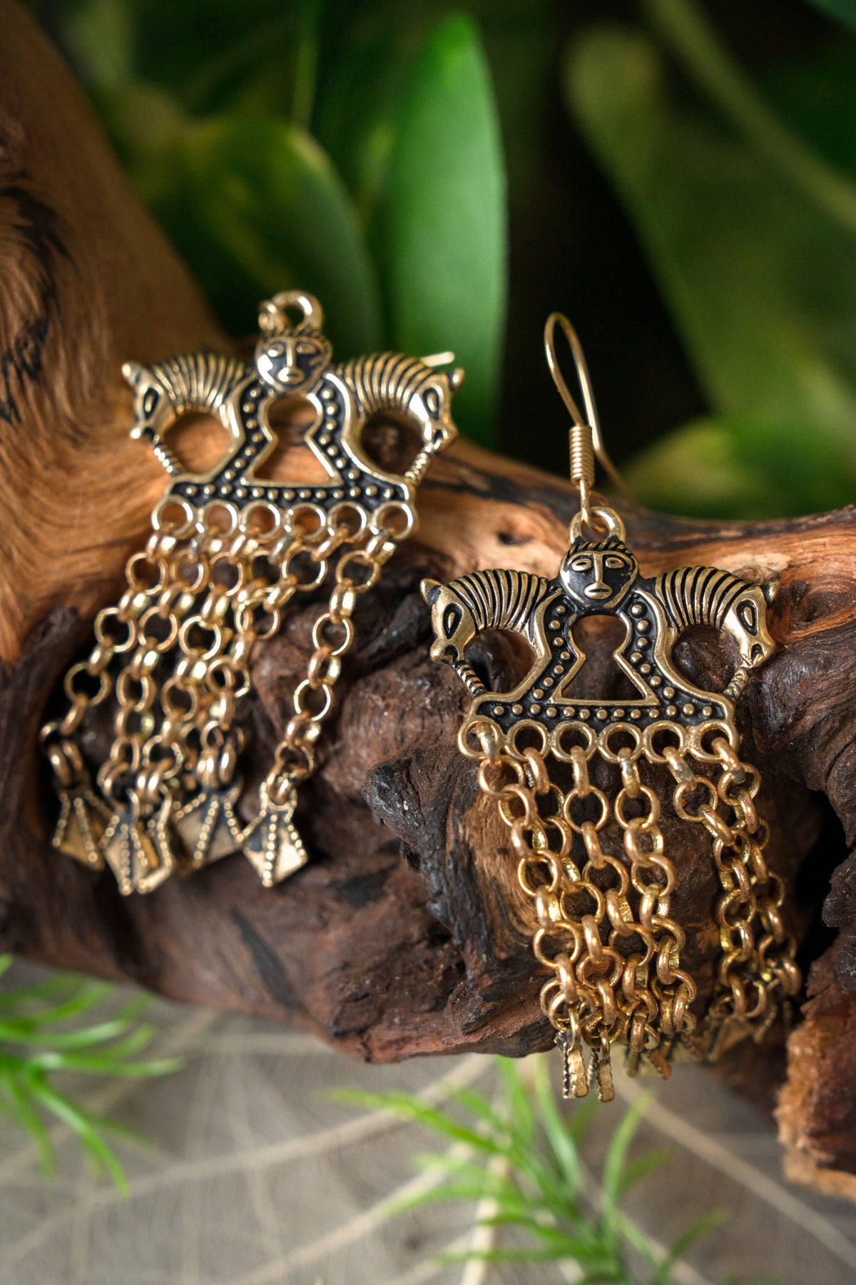 Vikingaörhängen hästar, brons